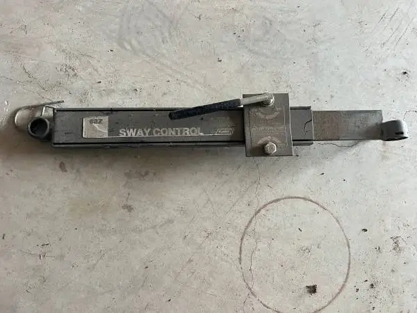 Camco Eaz-Lift Adjustable Sway Control Bar