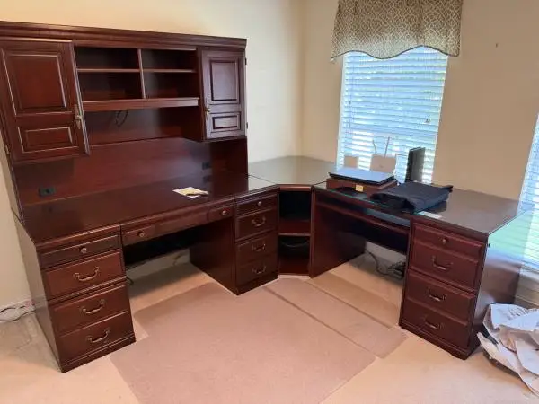 Desk - Executive