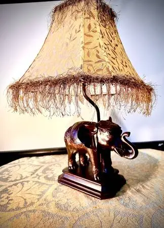 Beautiful decorative large Elephant sculpture desk lamp