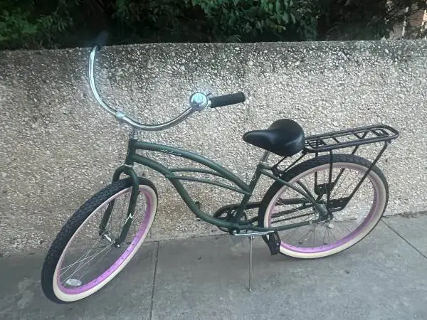 Cute Vintage Beach Cruiser Green Bicycle with Pink Rims
