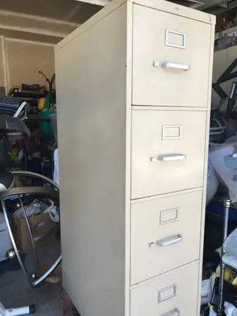 File cabinet 4 draws with key