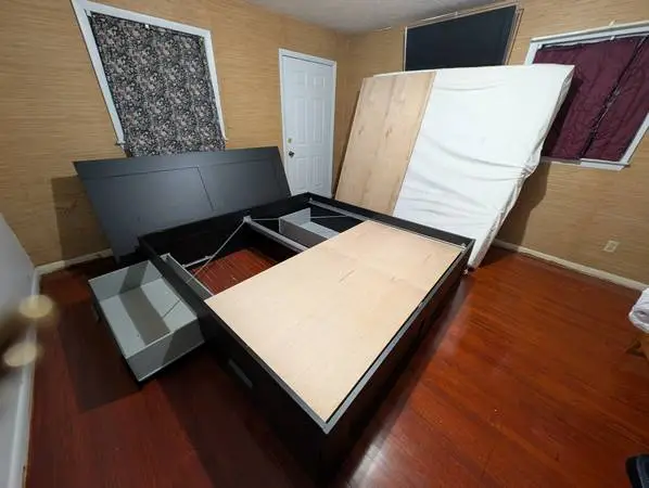 King size bed with drawers