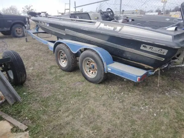 17Bass cat/150 Yamaha 2stroke