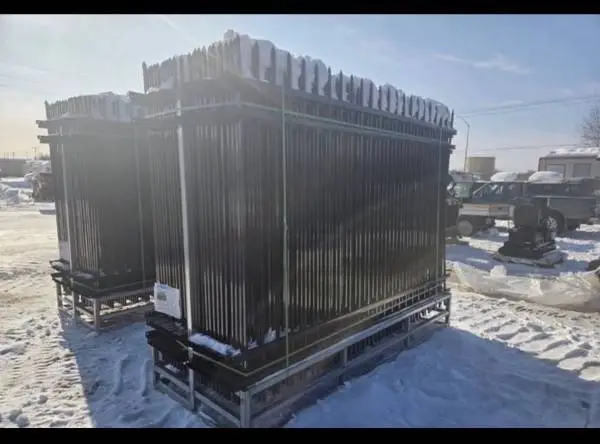 240 linear ft. Metal fence with spear tops