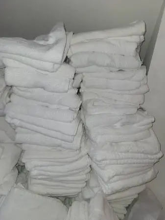 Lot of 500 bath towels good condition  approx 28 x 52