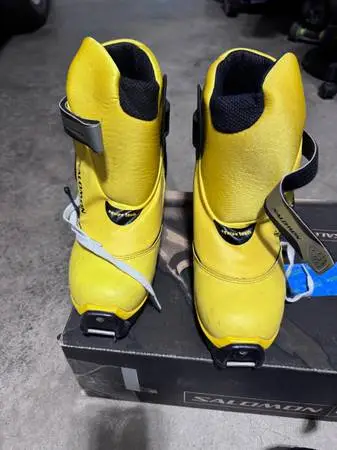 Ski boots Salomon like new