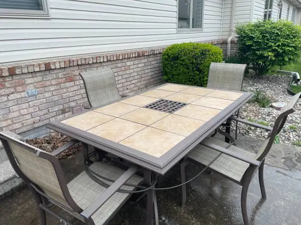 Outdoor Patio Table w/Chairs,  Umbrella & Winter Cover