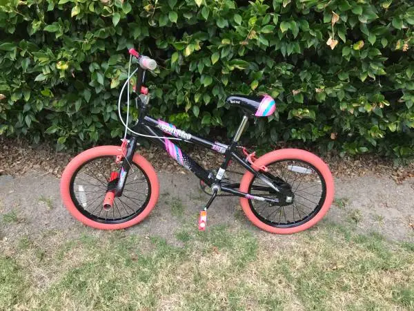 Kent Bicycle Girls 18” Kids BMX Bike Black & Pink
