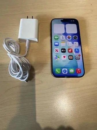 Apple iphone 17 ,256GB , unlocked ,2 battery cycles ,