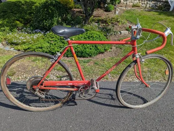 Vintage 1981 Schwinn Collegiate Sport Racing Bike