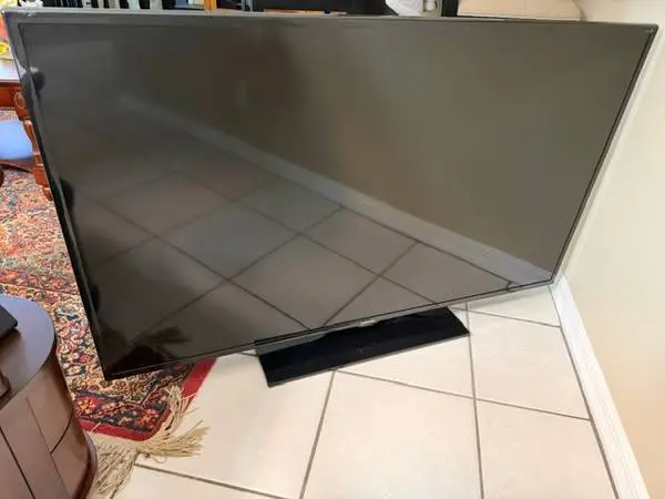 Samsung 55-inch Flat Screen 1080p TV