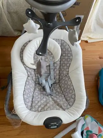 Graco baby swing NEW in the box