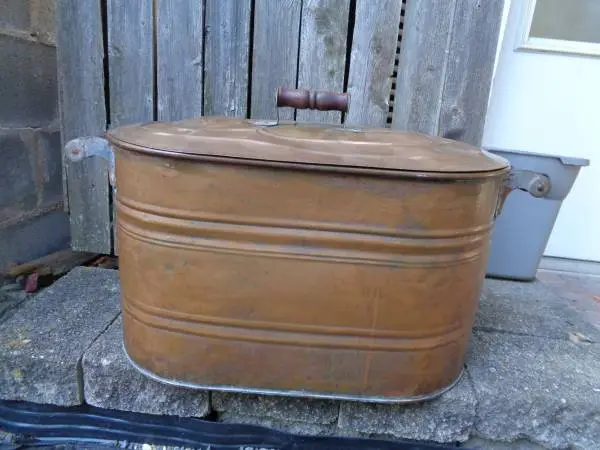 ANTIQUE COPPER TUB (BOILER)