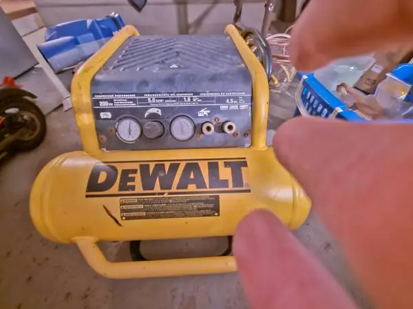 200psi DEWALT COMPRESSOR