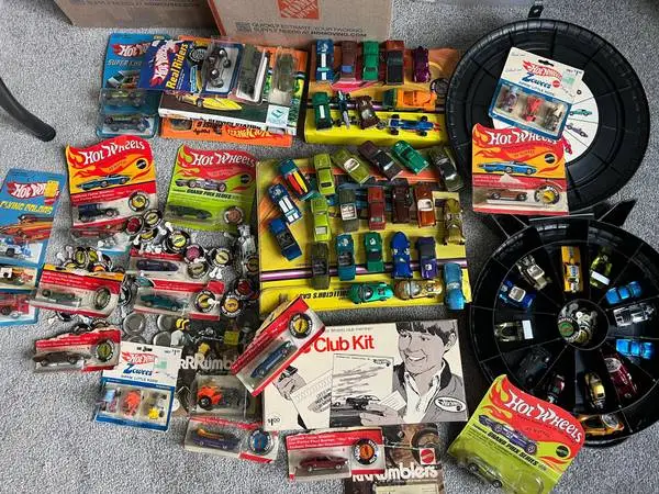 Paying $20 - $500 per Car for your OLD REDLINE Hot Wheels
