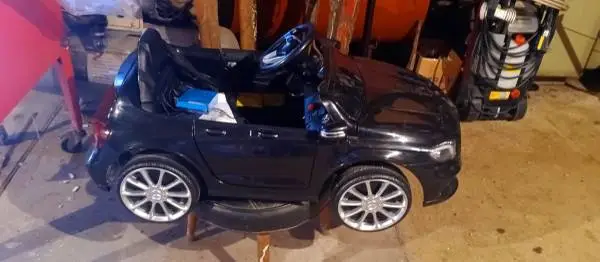 Ride on car with remote