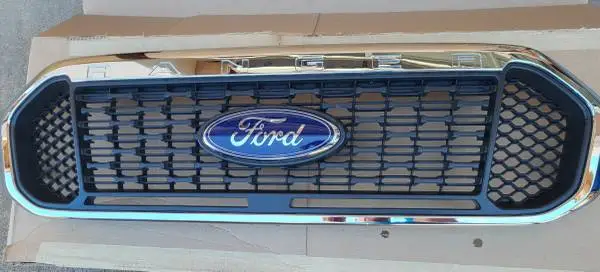 2019-2023 FORD RANGER GRILL WITH EMBLEM CHROME OEM PART NICE