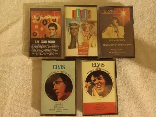 Elvis Presley 5 cassette tapes excellent condition