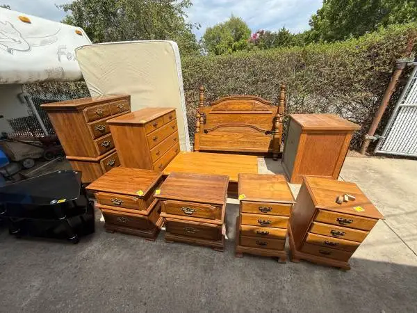 Oak View - Multi-Family Yard Sale