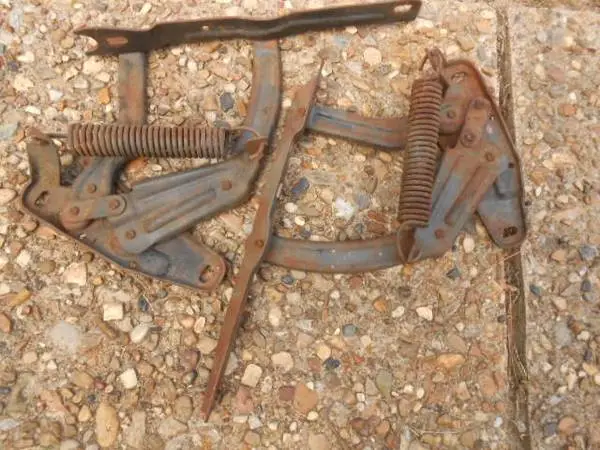 Chevelle / Hood Hinges 70-72 / Original