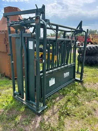 Behlen Country Livestock Working Chute