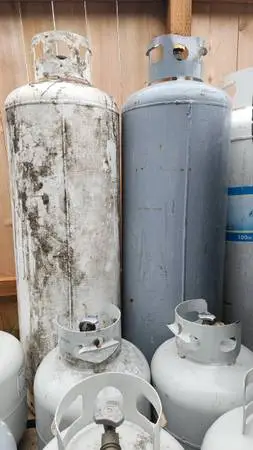 100 Lb. propane tank