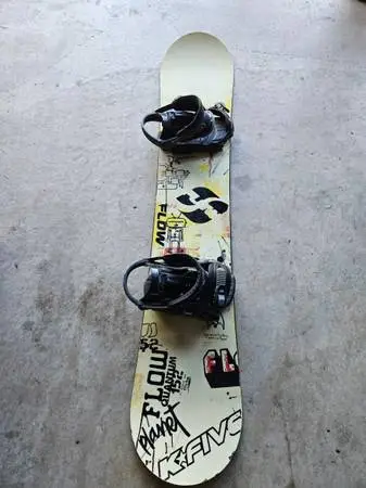 Flow Snowboard With Bindings For Sale - Size 152 CM