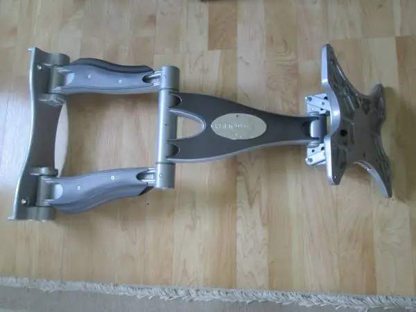Beefy OmniMount TV Wall Mount/Extends,Swivels,Tilts and Pans