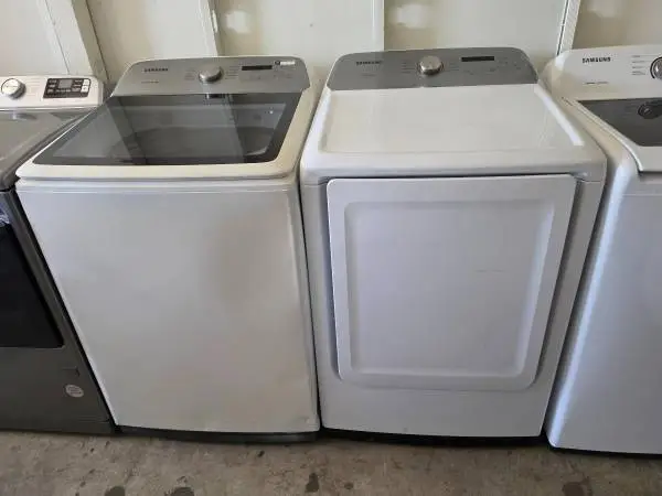 5.0 cu ft Jumbo washer and gas dryer