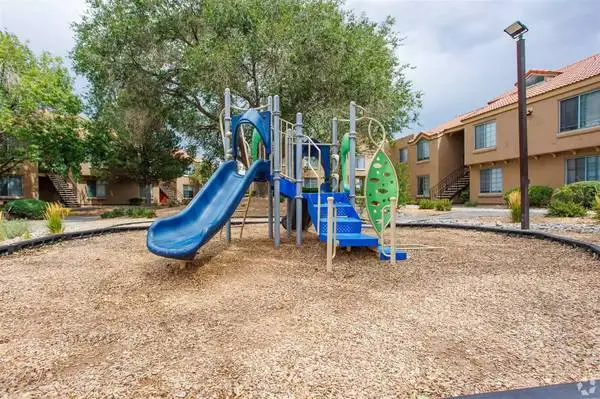 Conveniently located! College campus close by!