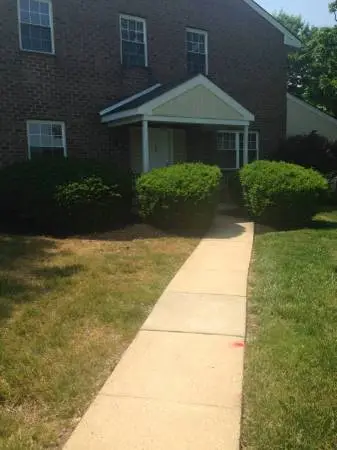 End Unit 3 bed, 2.5 bath Townhome With Wood Burning Fireplace