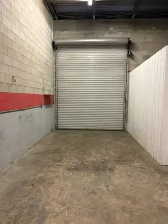 Commercial unit available - Office/Warehouse w/ Bay Door ($1.25 SF)