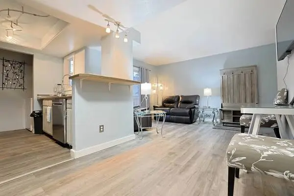 Cozy 2 Bed/2 Bath Condo in Anchorage - Available 09/20 - $2700