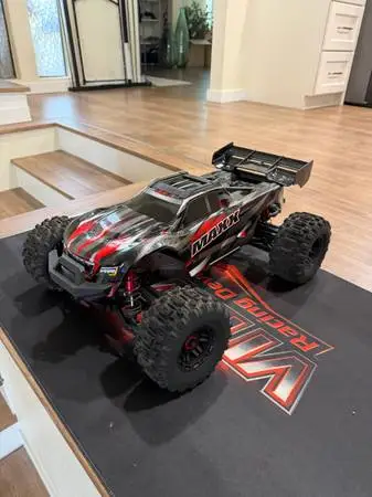 Traxxas V2 Wide Maxx rc car