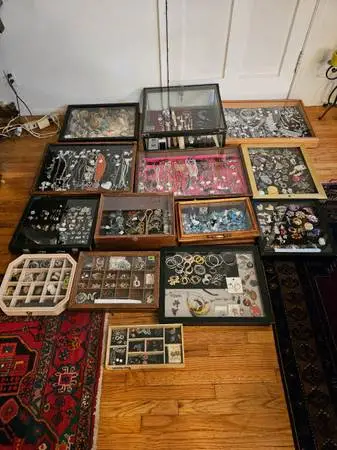 Huge Estate Blowout ! Art,jewelry,vintage,movie items,mcm,One Day! Sat