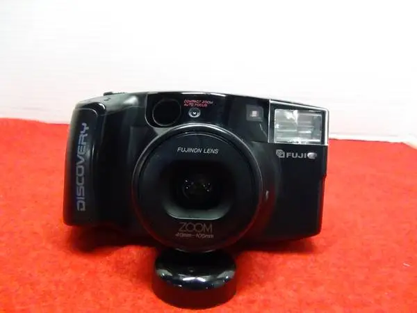 Fuji Discovery 2000 Zoom 35mm SLR Camera