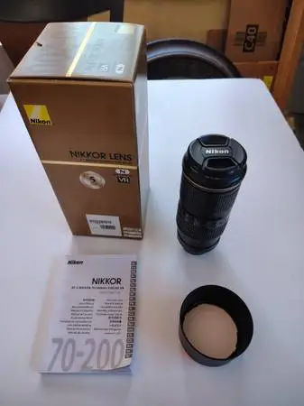 Nikon 70-200 f4 G AF-S  VR Lens- Near Mint- US model