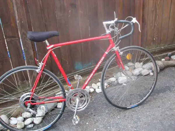 25in X/ Lg.SchwinnTravelerRdbike, Red Stl frame , new 27tires,10Spd