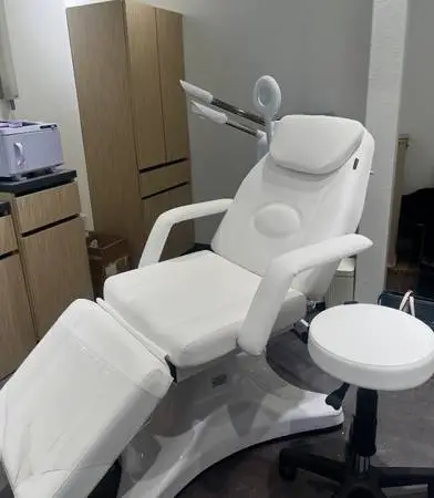 EMERGENCY SALE: Electric Med-Spa / Facial Bed — Must Pick Up ASAP