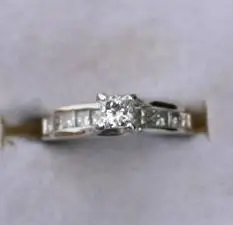 1 CTW ladies Princess Cut Diamond Ring