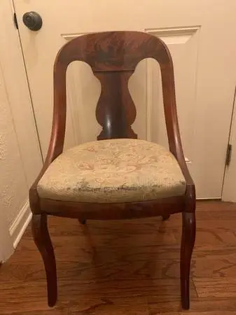 VINTAGE WOOD SIDE CHAIR