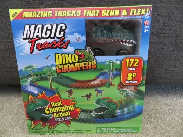 NEW MAGIC TRACKS DINO CHOMPERS TOY