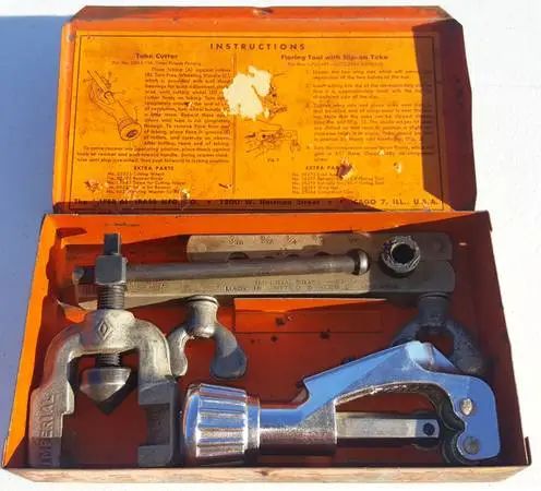 The Vintage Imperial flaring and swag set in original box
