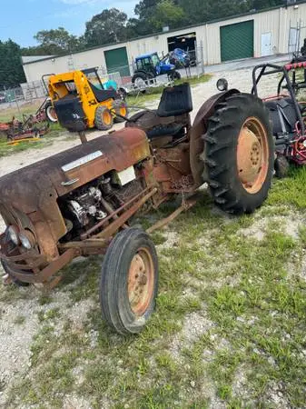 fordson dexta tractor !!