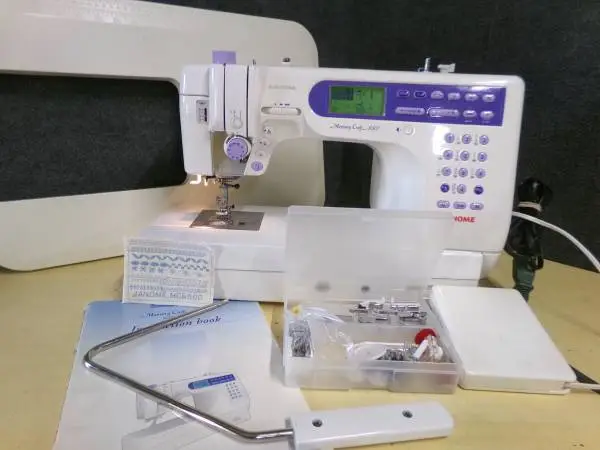 Janome Memory Craft 6500 Professional Sewing Machine