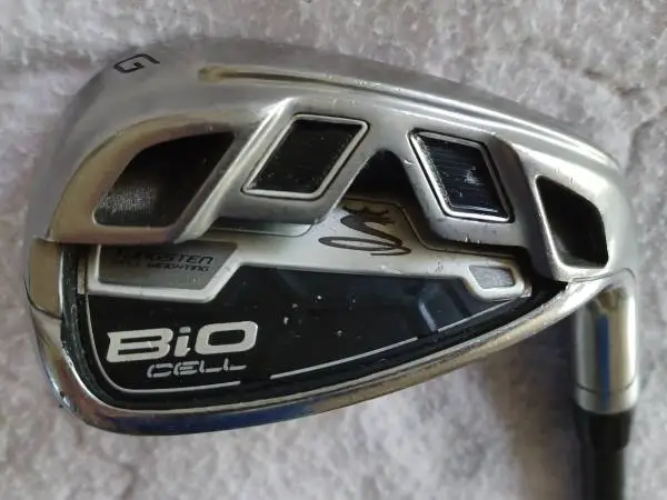 Cobra Bio Cell Black RH, Gap-Wedge R-Flex Graphite Shaft.. EXC.