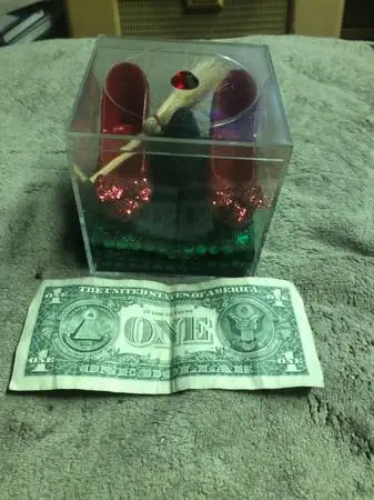 1994 MGM Grand Casino Wizard of OZ ruby slippers Witch Hat broom