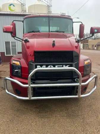 2019 Mack Anthem Day-cab Semi