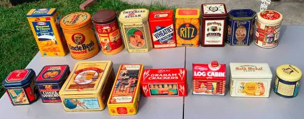 A set of 17 Collectable tin boxes of 1987, 1987, 1993
