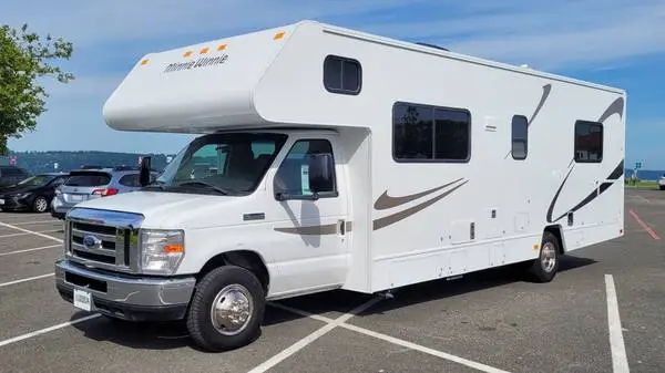 2020 WINNEBAGO MINNIE WINNIE 328QR MOTOR COACH